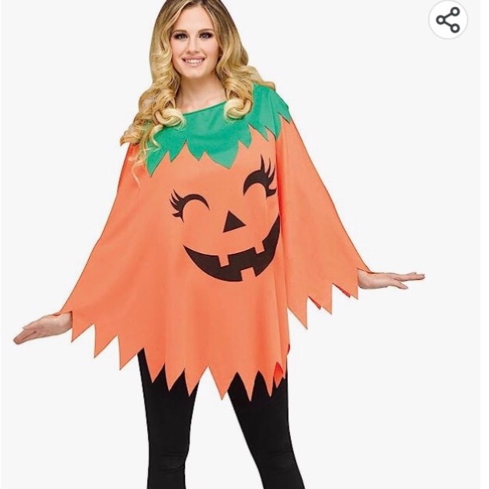 Women’s Halloween pullover.